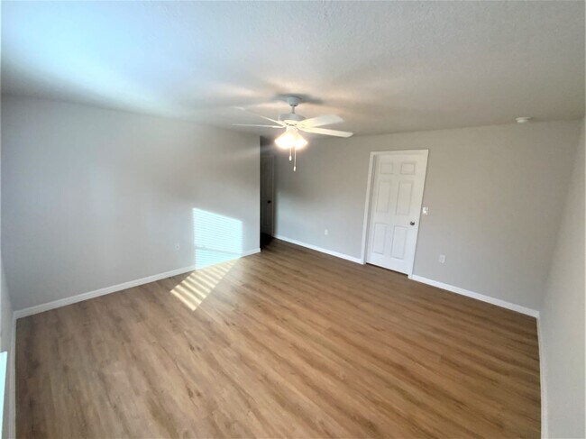 Building Photo - 158 Carmelite Ave NW