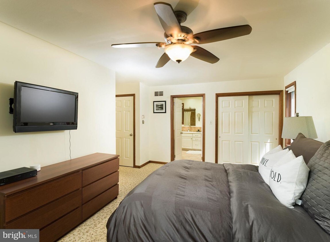 Foto principal - 218 Pheasant Run Dr