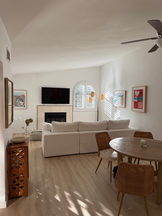 Building Photo - 4120 Porte de Merano