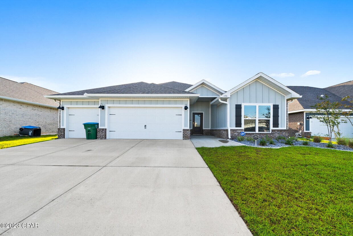 Foto principal - 4706 Rosemary St