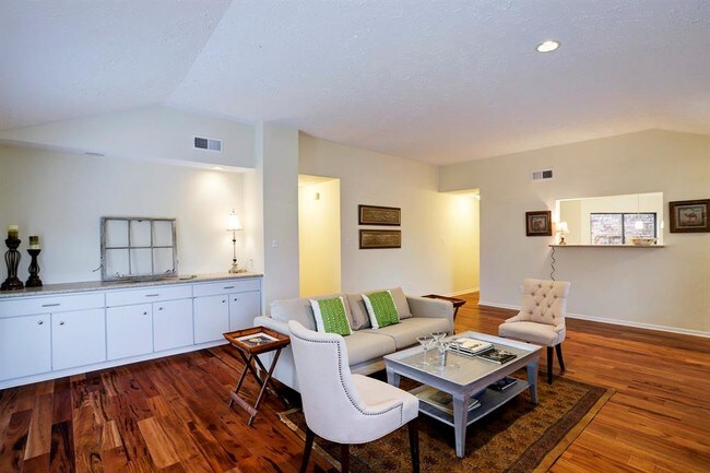 Foto del edificio - 14223 Woodnook Dr