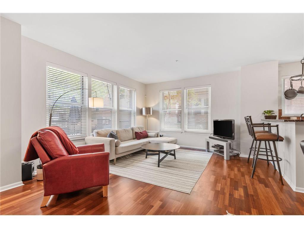 Foto principal - 545 N 1st St