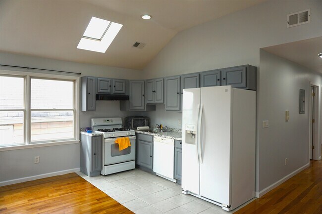 Foto del edificio - 278 Woodlawn Ave