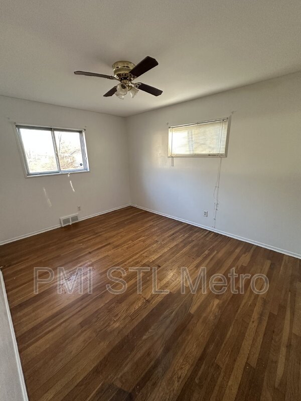 Foto del edificio - 269 Dashwood Dr