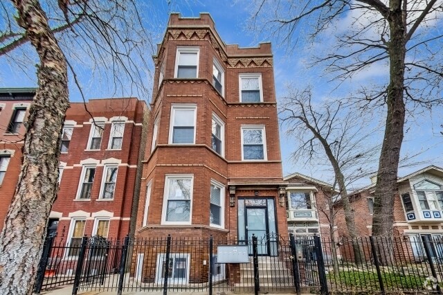 Building Photo - 1939 W Potomac Ave