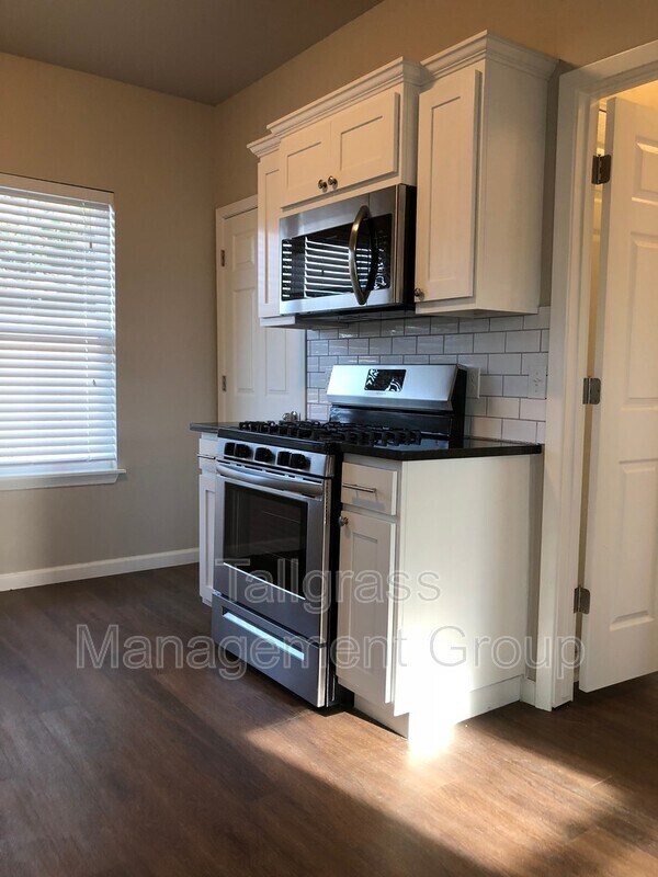 Foto del edificio - 2516 E 6th St