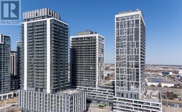 Building Photo - 8960-8960 Jane St