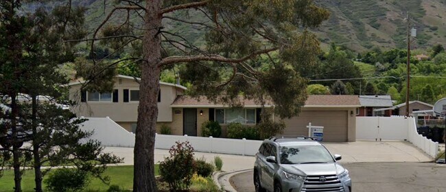 Foto del edificio - 3306 N Canyon Rd