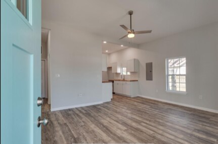 Sala de estar - 525 Cedar St