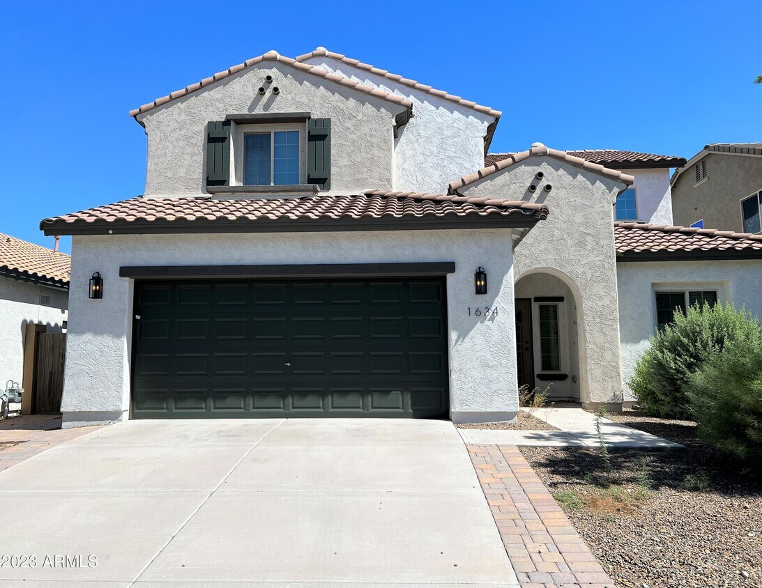 Foto principal - 1634 W Red Bird Rd