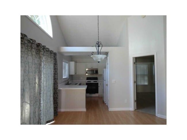 Building Photo - 665 Chantress Ct
