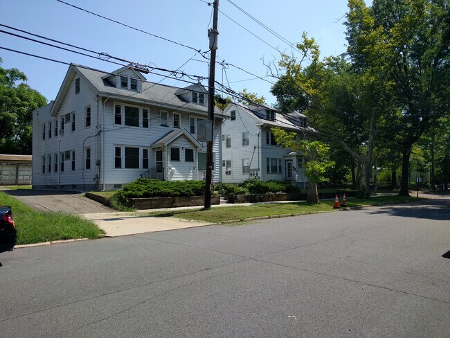 Building Photo - 305 N 3rd Ave