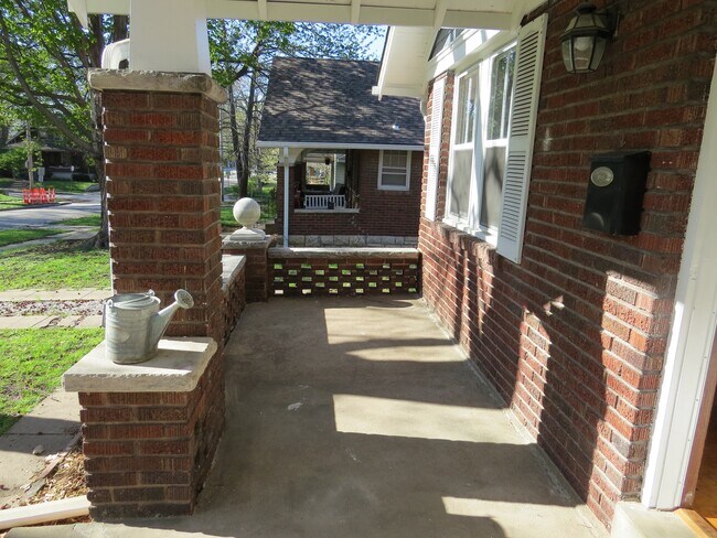Foto del edificio - 4172 Cambridge St