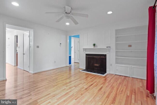 Building Photo - 1424 Yellowwood Ct