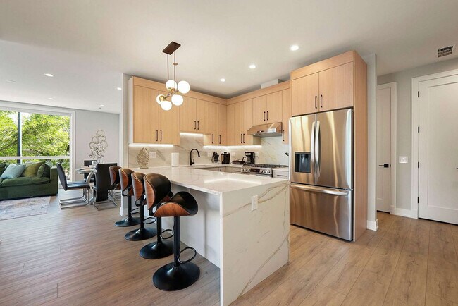 Foto del edificio - 2344 W Polk St