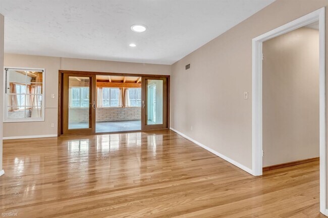 Building Photo - 3 br, 2 bath House - 5003 Greenbrier Avenue