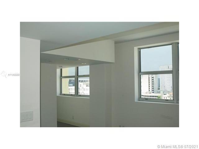 Foto del edificio - 101 W Flagler St
