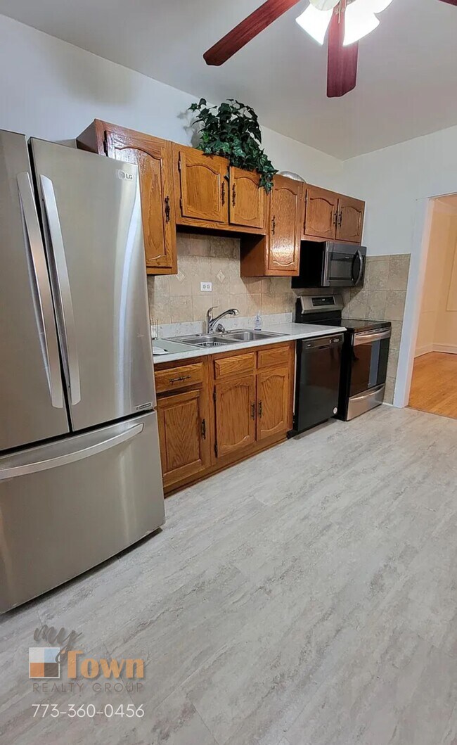 Building Photo - 2507 W Gunnison St