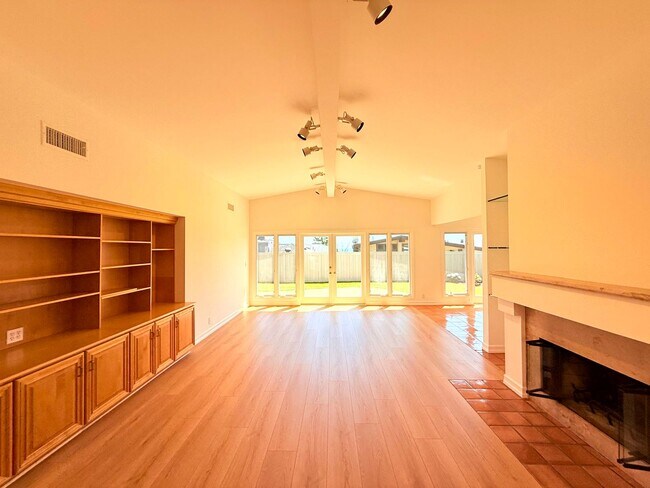 Foto del edificio - Fantastic Single Story 3 bed - 3 bath with backyard in Malibu - Topanga Beach Area