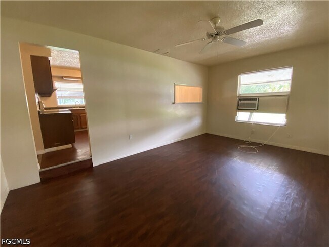 Foto del edificio - 7906 Suncoast Dr