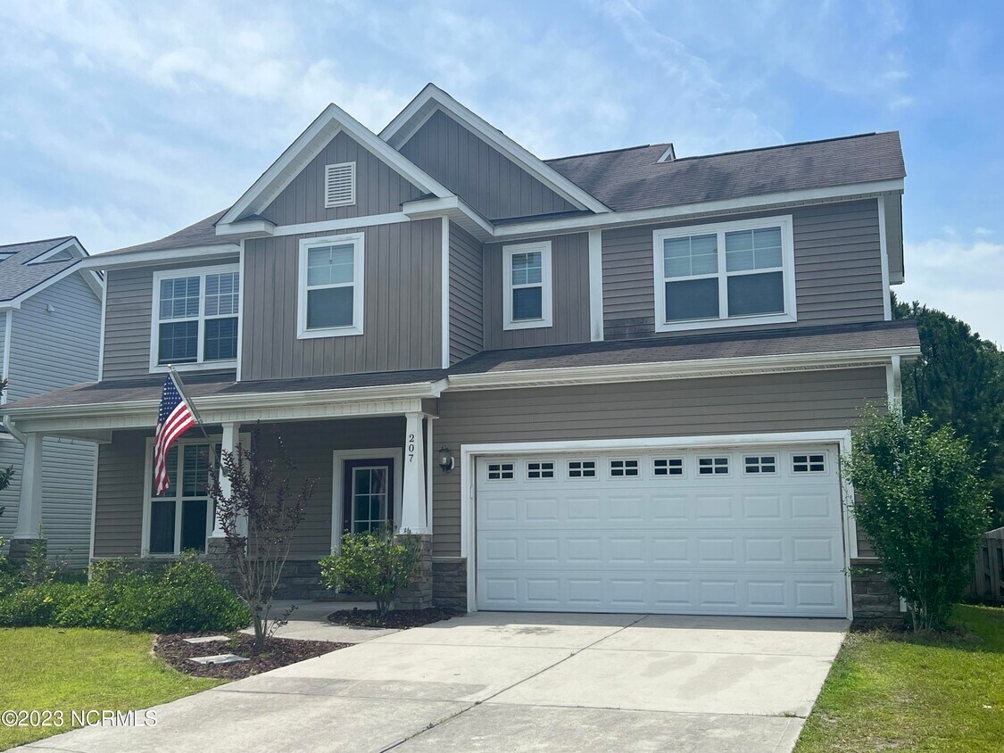 Primary Photo - 207 Admiral Ct