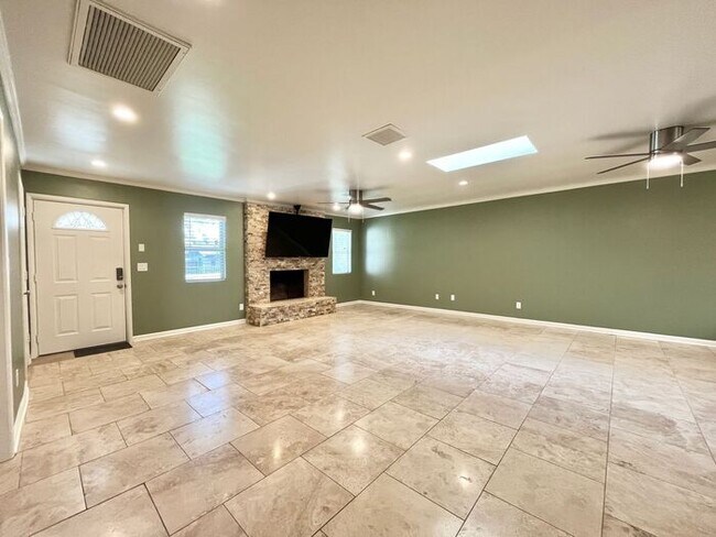 Foto del edificio - 3 Bd 3 Ba + Office + Den + Arizona Room!