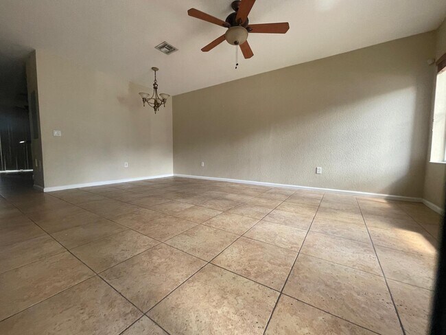 Foto del edificio - 2796 SW 83rd Ave