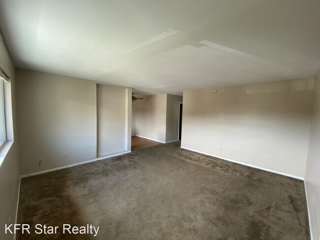 Building Photo - 2 br, 1.5 bath House - 4615 Delta Street #8