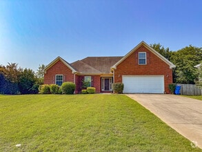 Building Photo - 113 Wells Dr