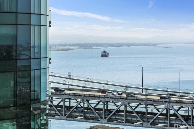 Building Photo - 301 Main St