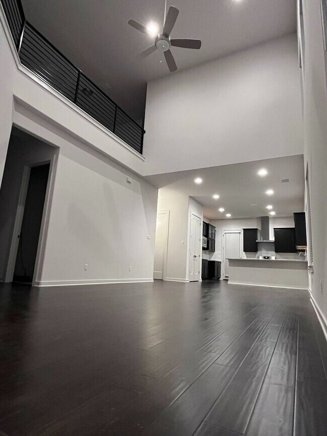 Foto del edificio - 1531 N Red Bud Ln
