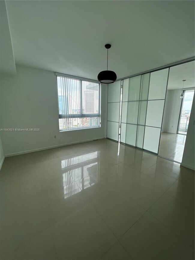 Foto del edificio - 90 SW 3rd St