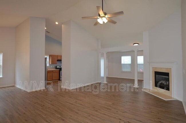 Foto del edificio - 2011 Oakbriar Cir