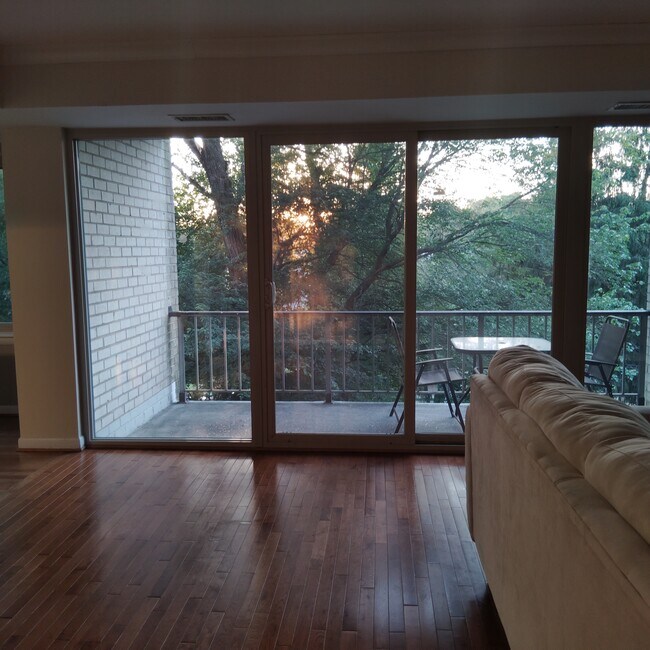 Foto del edificio - 14622 Bauer Dr