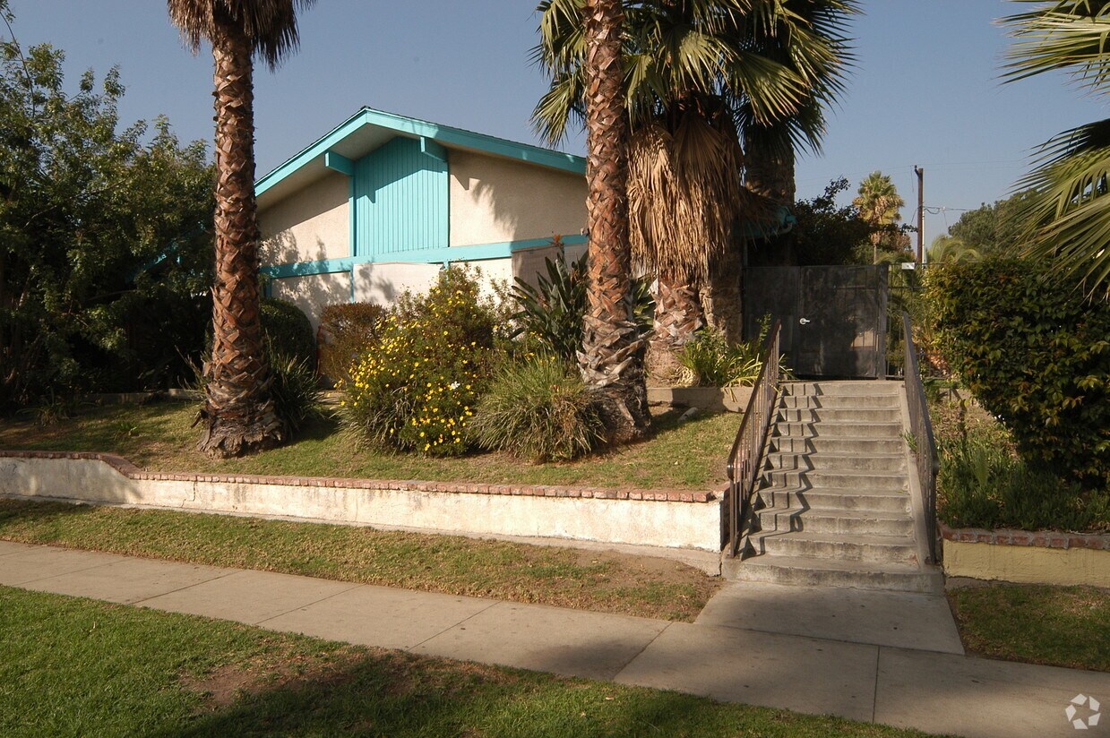 Foto del edificio - 1043 Springfield St