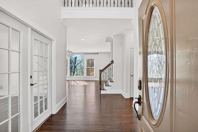 Foto del edificio - 1200 Cresthaven Ln NW