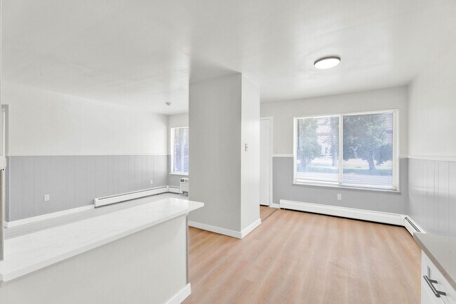 Foto del edificio - 151 SOUTH LYON, LLC