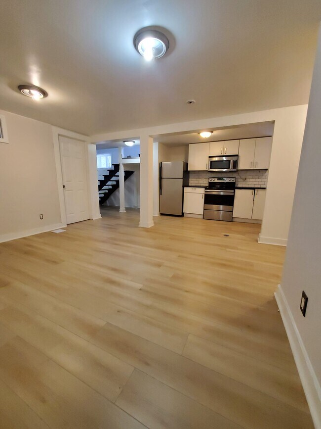 Building Photo - 1107 Aldea Av
