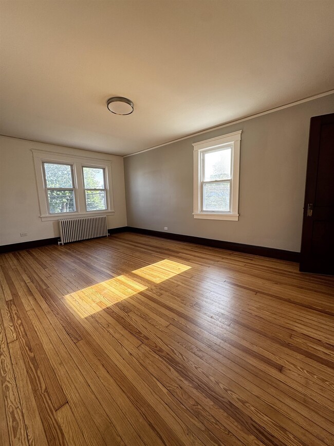 Foto del edificio - 44 Hickory Ave