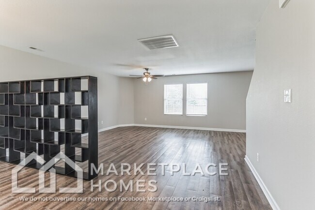 Foto del edificio - 29946 Glenrose Way