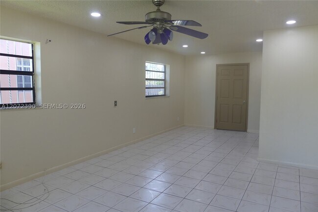 Foto del edificio - 8130 NW 14th Pl