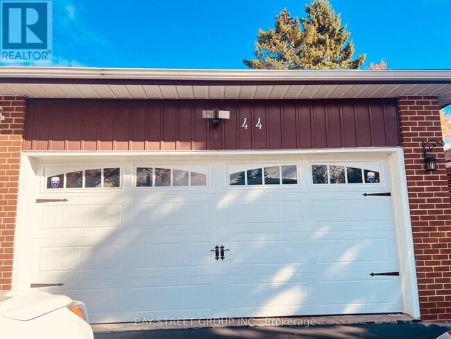 Building Photo - 44 Wakefield Crescent