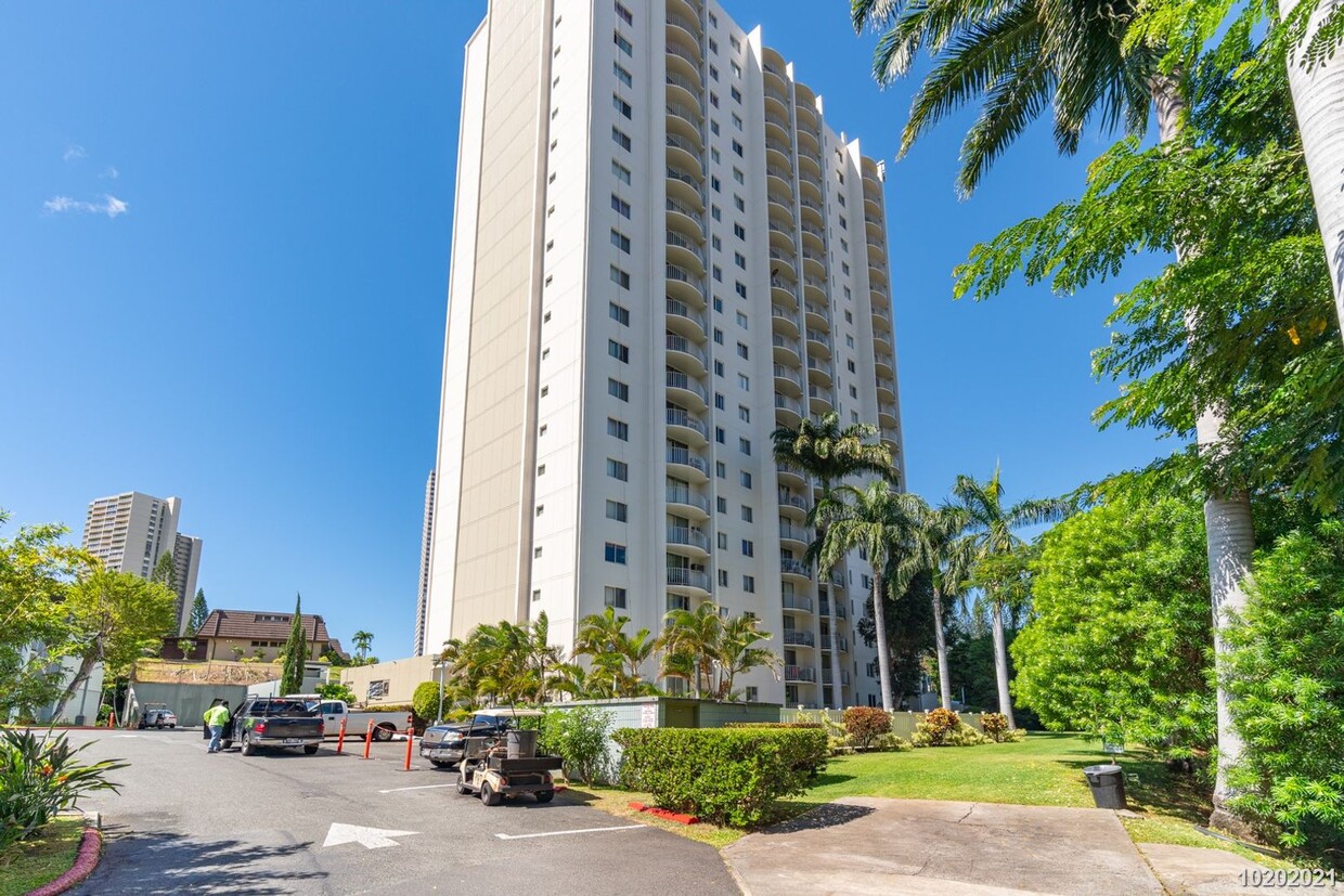 Primary Photo - 1 Bed 1 Bath in Pearl Ridge Gardens and Tower