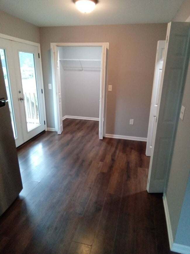 Foto del edificio - Updated Ranch Home with Lots of Space!   COMING SOON!