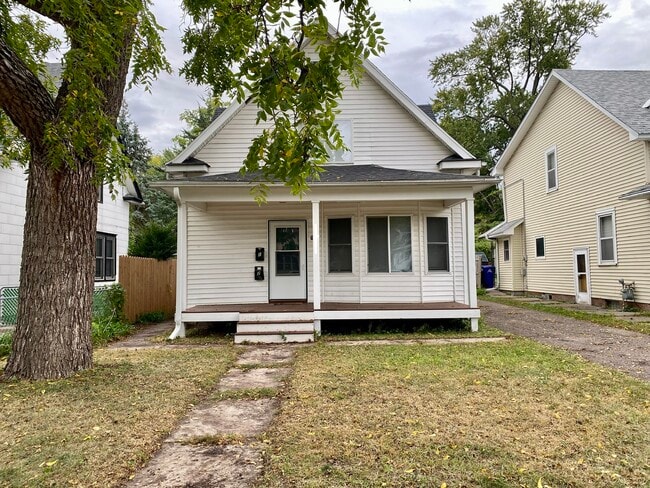 Building Photo - 1214 Minnehaha Ave E
