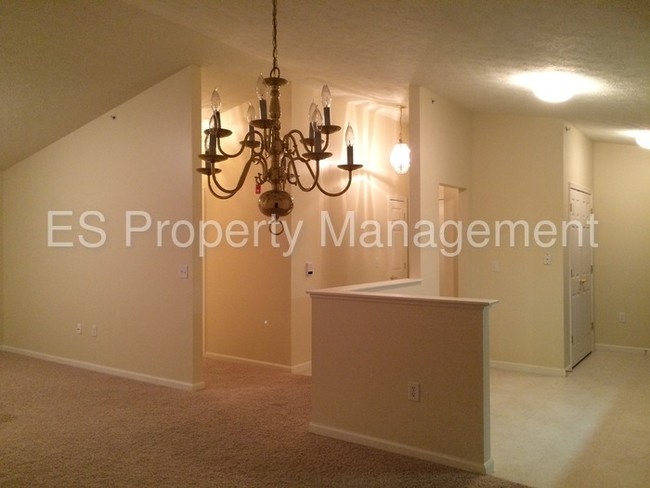 Building Photo - 8901 Hunters Creek Dr