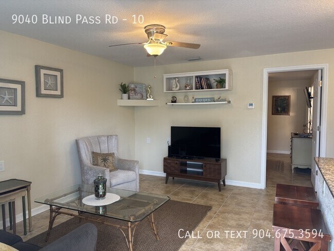 Foto del edificio - 9040 Blind Pass Rd