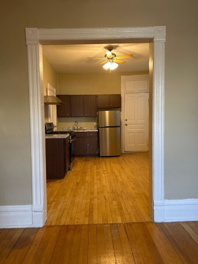 Foto del edificio - 862 N Hermitage Ave