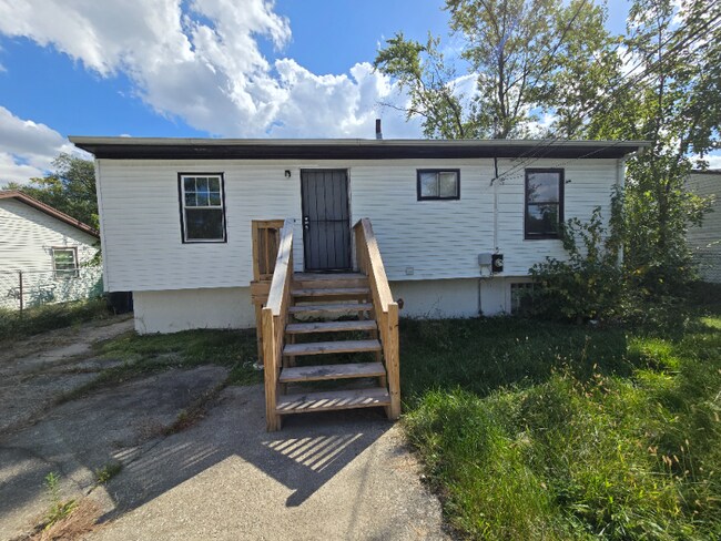 Foto del edificio - 619 Brookline St