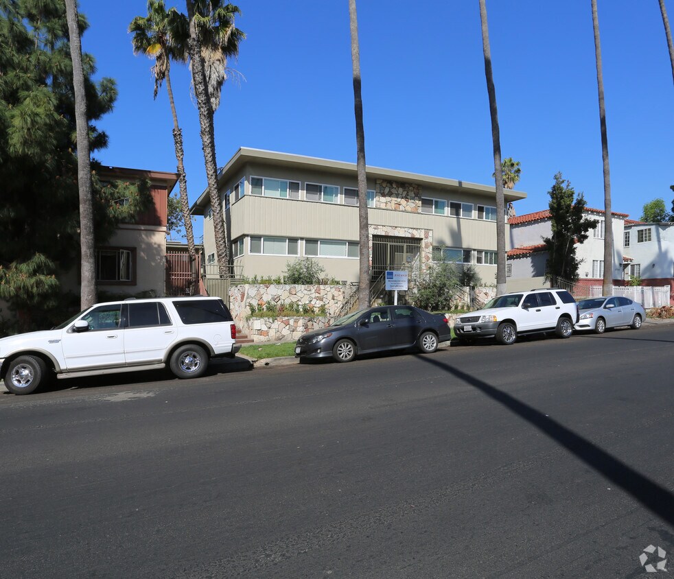 Building Photo - 341 S Mariposa Ave